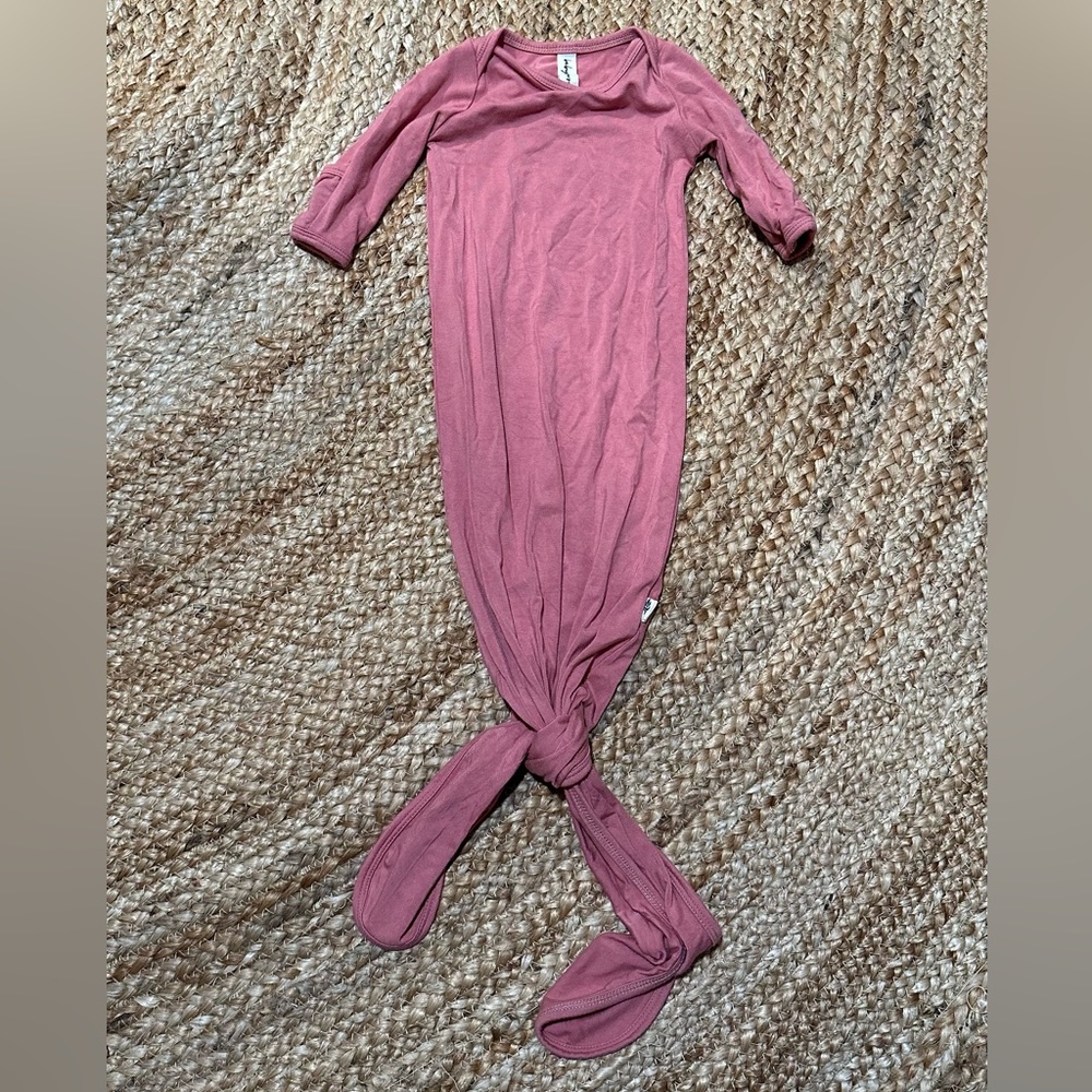 Baby Sprouts NWOT bamboo knotted sleeper gown newborn